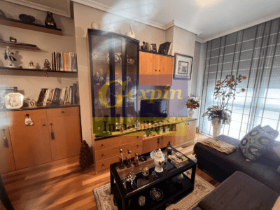 Sala de estar con chaise longue totalmente equipada